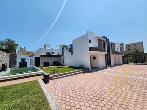 Casa en Venta en Las Lomas Residencial Alvarado