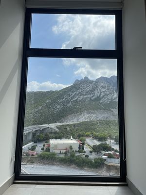 Departamento en Torre Kima con espectalar vista a la Huasteca en Valle Poniente